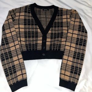 Black/brown sweater button up